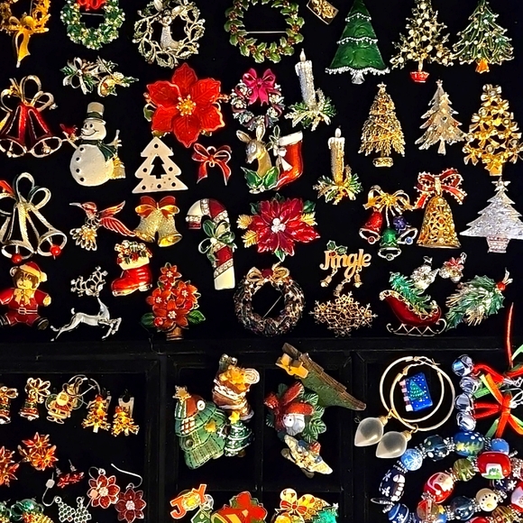 🎄Vintage Christmas Jewelry Collection (99%) available for SALE! - Picture 1 of 10